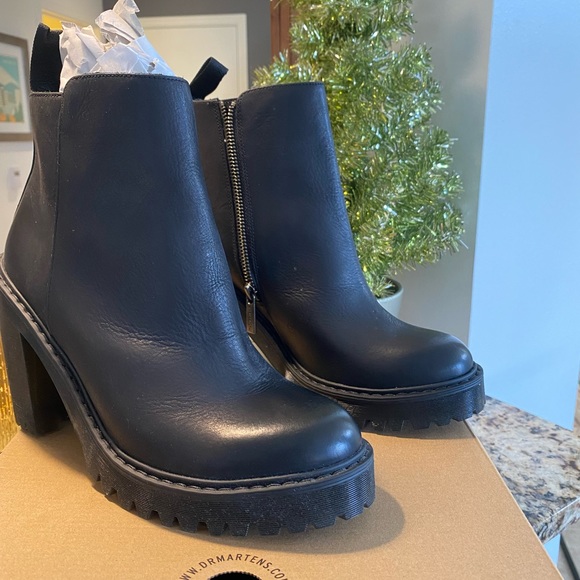 Doc Martens Black Magdalena size us 9. I was gifted them and never worn them! - Picture 3 of 7